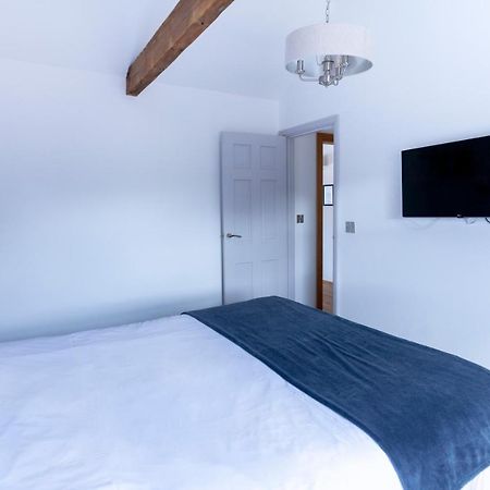 Apartment 6 At Number 8: City Centre, 1 Bedroom, Sofa Bed In Lounge Canterbury Kültér fotó