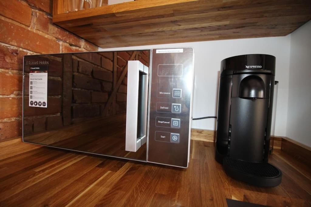 Apartment 6 At Number 8: City Centre, 1 Bedroom, Sofa Bed In Lounge Canterbury Kültér fotó