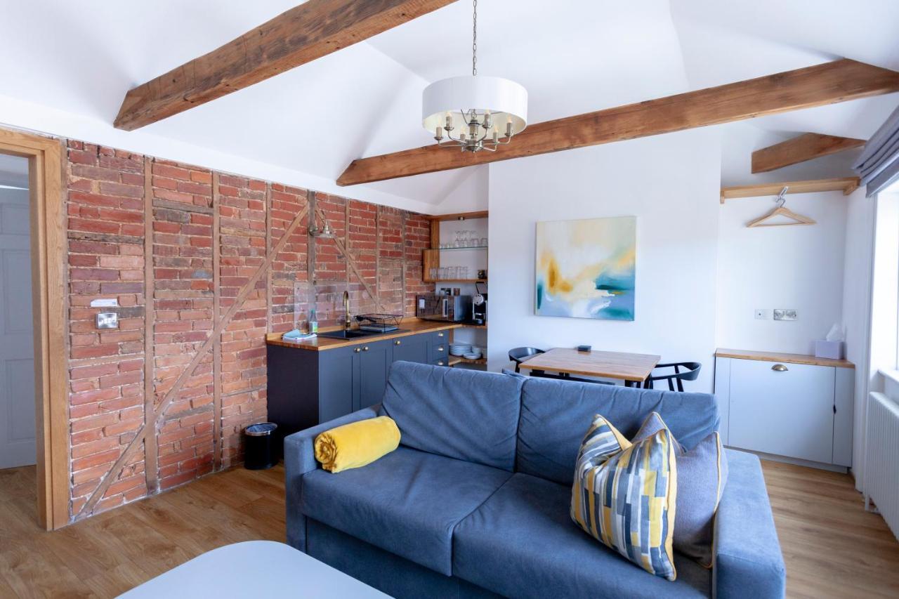 Apartment 6 At Number 8: City Centre, 1 Bedroom, Sofa Bed In Lounge Canterbury Kültér fotó