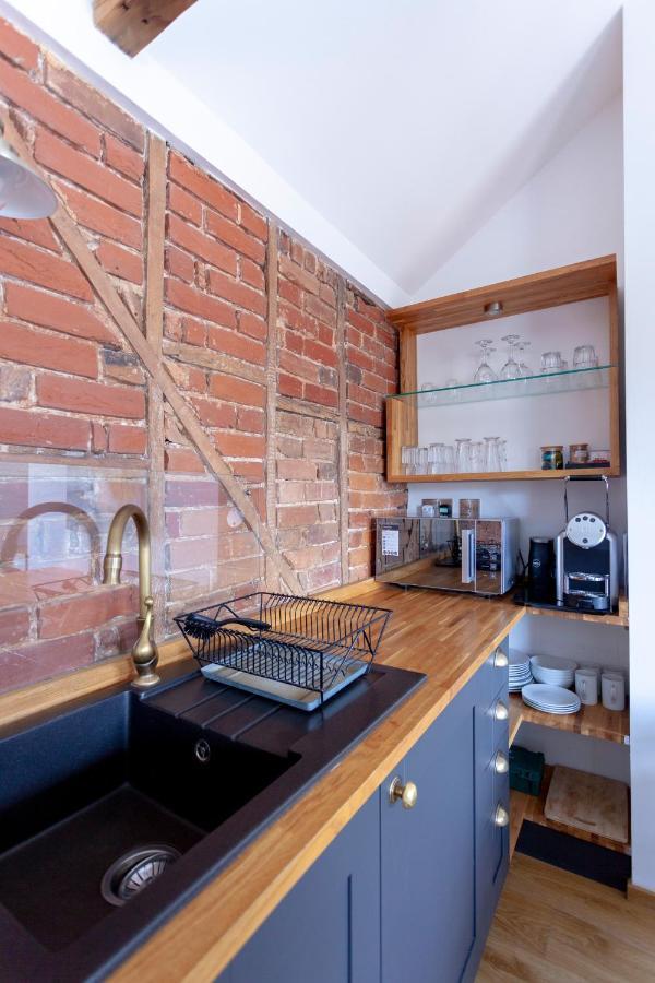 Apartment 6 At Number 8: City Centre, 1 Bedroom, Sofa Bed In Lounge Canterbury Kültér fotó